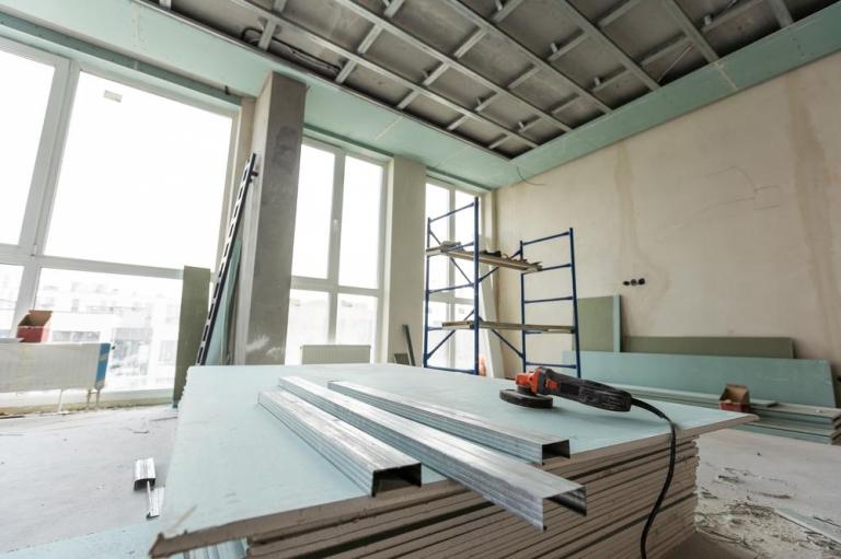 Quels travaux prévoir pour rénover des bureaux à Paris 19e ?